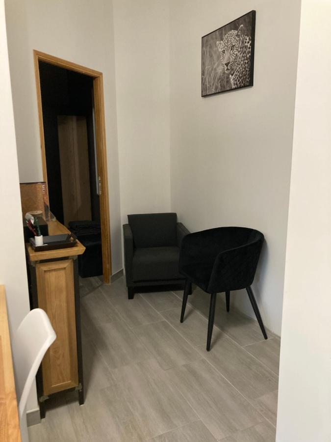 Gîte des Combes Blanches avec piscine Frayssinet-le-Gélat Extérieur photo